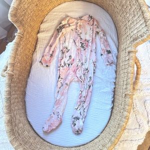 Posh Peanut Vintage Rose Footie Ruffled Zippered One Piece 6-9m Bamboo